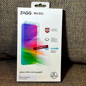 NWT Zagg Invisible Shield Glass Elite Visionguard iPhone 14 ProMax Screen